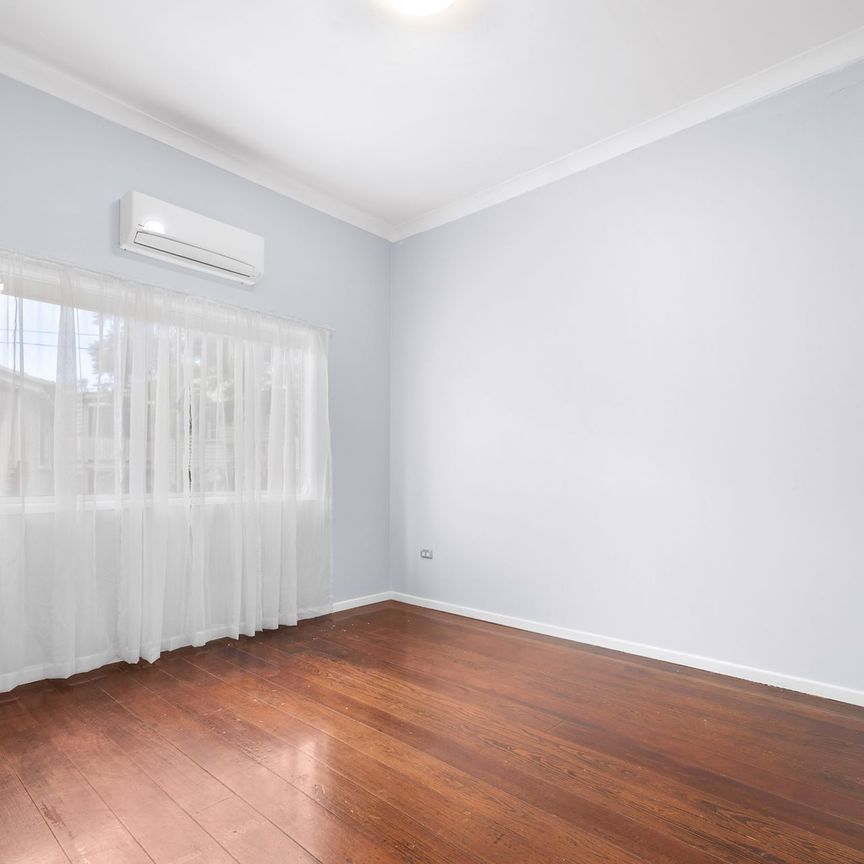 29 Russell Avenue, Norman Park. - Photo 1