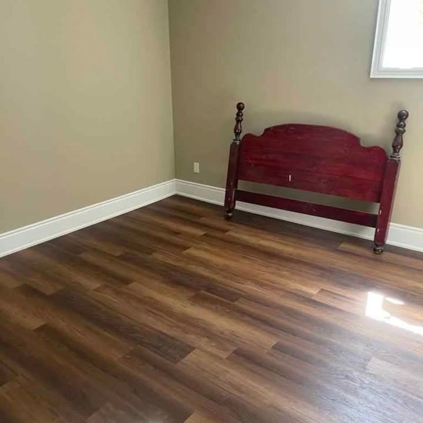 For Lease - 7247 Second Line Unit# Bsmt, Mississauga, Ontario - Photo 1