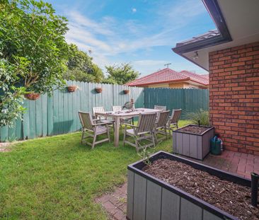 Family Home in Great location - Photo 5