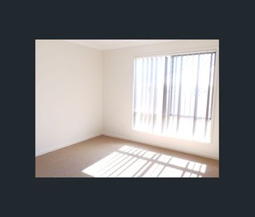 10 Mckinlay Pl, Westdale, NSW 2340 - Photo 2