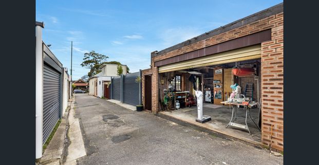 A terrace with a difference in a top spot - Photo 1