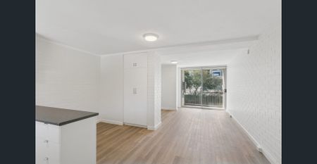 GROUND FLOOR STUDIO UNIT - Photo 2
