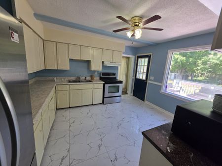 For Lease - 1604 Hwy 2 Road, Clarington, Ontario - Photo 3