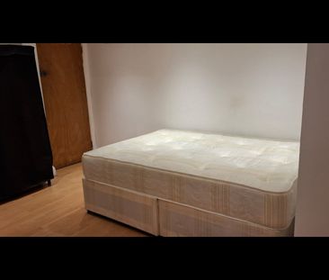 Studio Flat, Finchley Road, NW11 - Photo 1