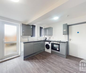 1 bedroom in a house share to rent - Photo 5