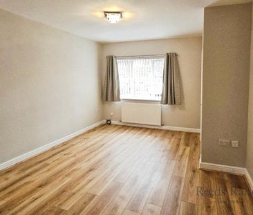 3 bedroom end of terrace house to rent - Photo 1