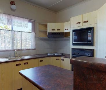 Large Family Home - Photo 3