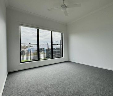 Stylishly designed three bedroom duplex with elevated views. - Photo 5