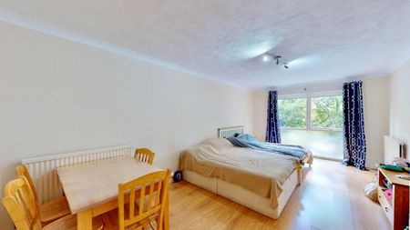 2 bedroom Flat To Let - Photo 4