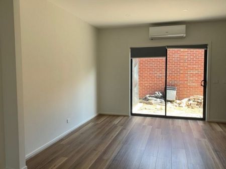 2/6 Ellam Court, MEADOW HEIGHTS - Photo 2