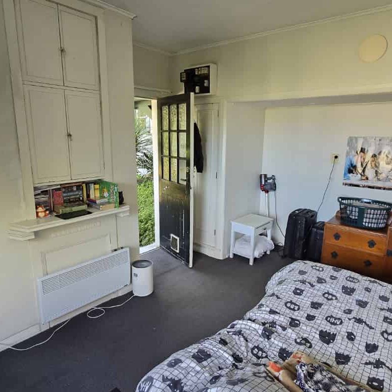 STUDIO FLAT: - Photo 1
