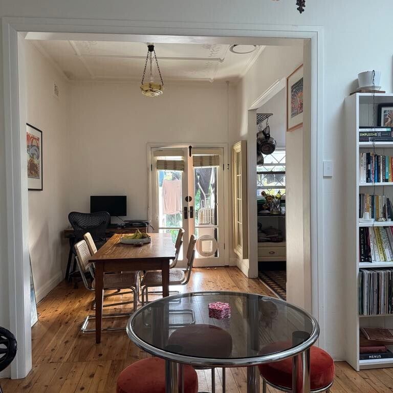 Petersham - Photo 1