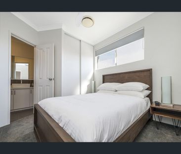 Fully Furnished and Equipped, Three-Bedroom Townhouse in Victoria Park - Photo 1