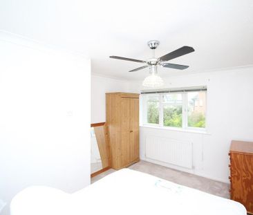 2 bedroom end of terrace house to rent - Photo 5