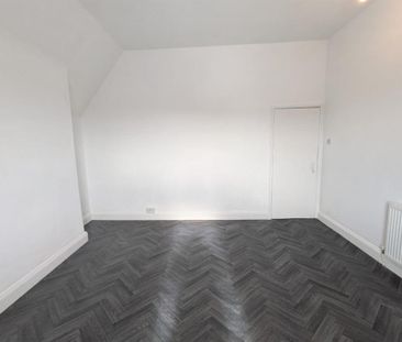 Top Floor Flat, Cowbridge Road East, Cardiff - Photo 5