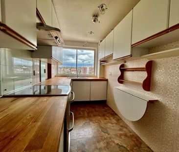 3 bedroom flat to rent - Photo 2
