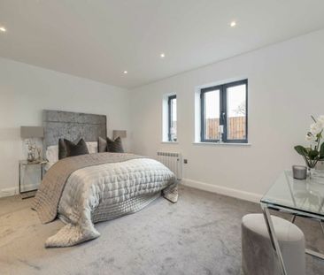 Gunnersbury Avenue, W5, London - Photo 2
