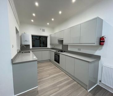 6 Bed End Terrace, Browning Road, E12 - Photo 2