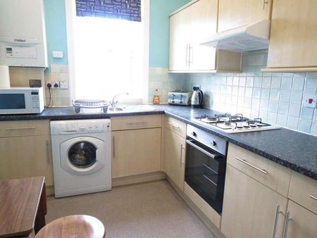 Bedroom First Floor Flat In Bournemouth, BH3 - Photo 3