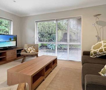 One bedroom one bathroom in Greenhithe - Photo 3