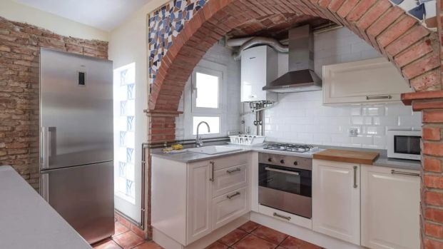 1-bedroom apartment for rent in El Gòtic, bills included - Foto 1