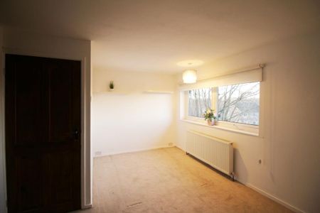 2 bedroom maisonette to rent - Photo 4