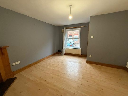 3 bedroom end of terrace house to rent - Photo 1