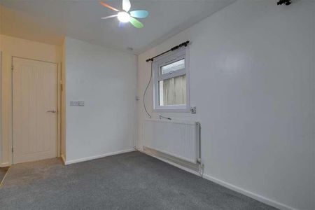 Alvis Avenue, Jaywick, Clacton-on-sea, CO15 - Photo 2