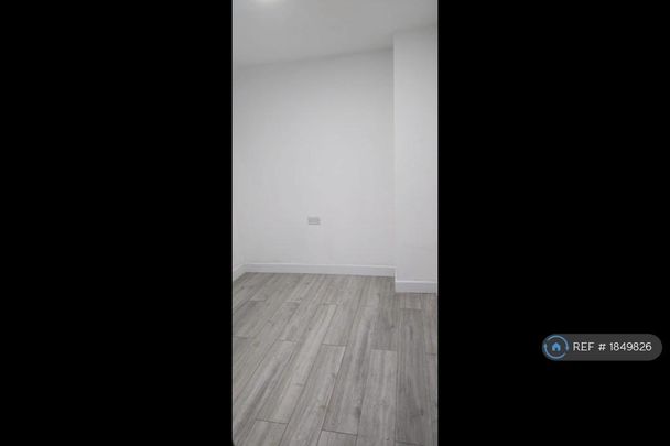 2 bedroom maisonette to rent - Photo 1