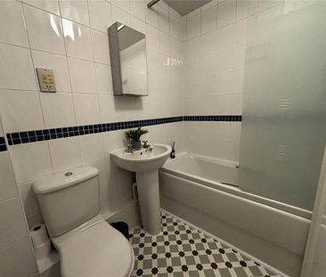 2 bedroom flat to rent - Photo 6