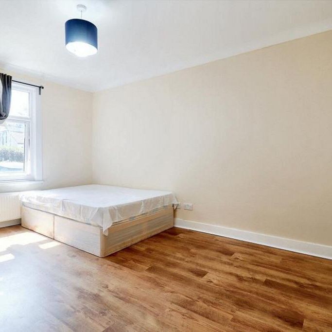 1 bedroom in a house share to rent - Photo 1