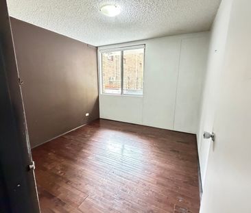 Top Location! - Photo 3