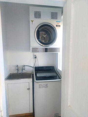 4 bedroom character home close to CBD - Photo 2