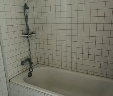 Gut geschnittene 4-Zimmer-Wohnung ab Oktober zu vermieten! - Photo 1