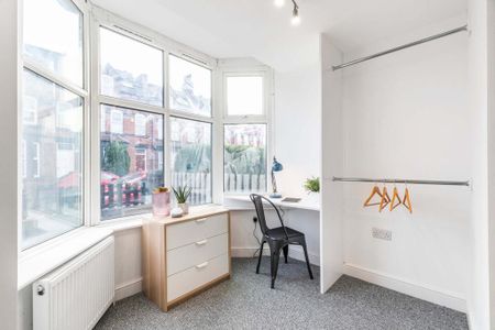 6 bedroom house to rent - Photo 2