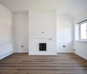 Spacious 1 bedroom maisonette for rent offering excellent access to... - Photo 6