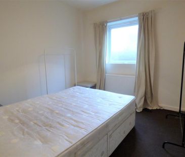 2 bedroom ground floor flat to rent - Photo 4