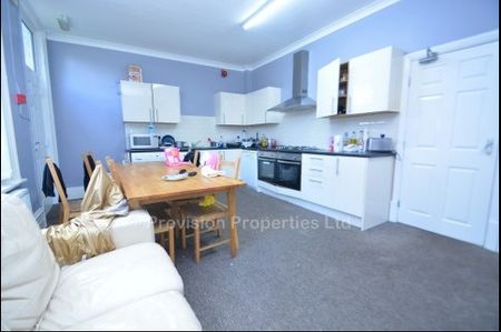 14 Bedroom Student House Properties Hyde Park Leeds - Photo 3