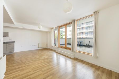 Studio Apartment - Photo 3