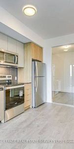 Hurontario/ Burhamthrope E Brand New Beautiful 2Bdrm Modern Kitchen - Photo 3