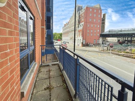 2 bedroom flat to rent - Photo 2