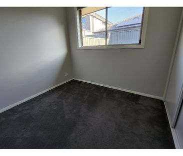 27A Stonecrop Street - Photo 2