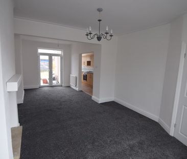 To Let 3 Bed Mid Terraced House - Photo 3