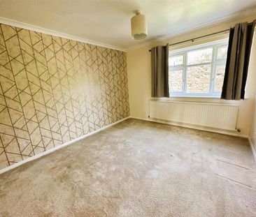 4 bedroom detached house to rent - Photo 1