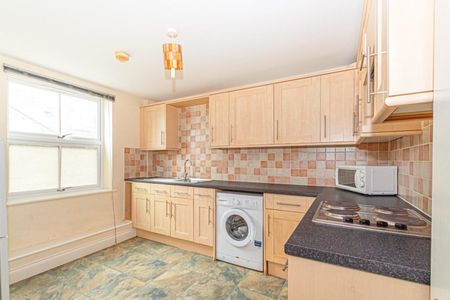 1 bedroom Flat To Let - Photo 3