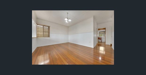 CHARMING AND CHARACTERISTIC PROPERTY WITH VIEWS OVERLOOKING THE HARBOUR - Photo 1