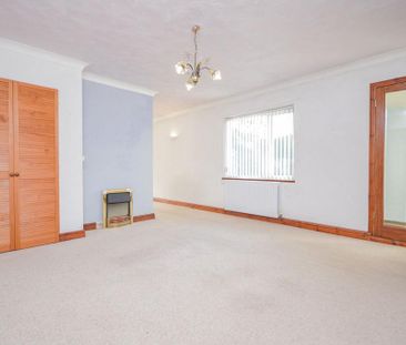 3 bedroom detached bungalow to rent - Photo 2
