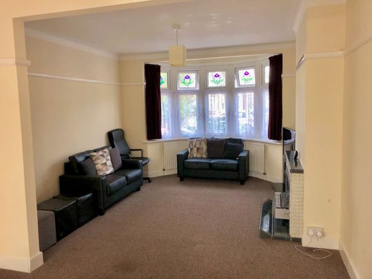 3 Bed Terraced House, Arandora Crescent, RM6 - Photo 1