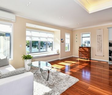 Spacious Living in Mellons Bay - Photo 1
