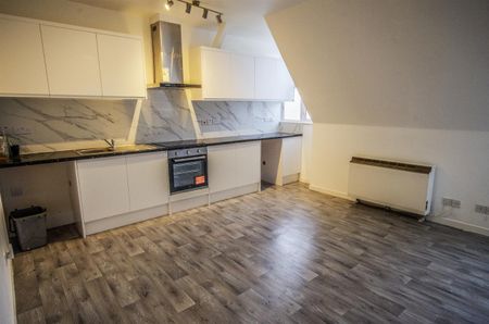 35 Long St, Dursley - Photo 5